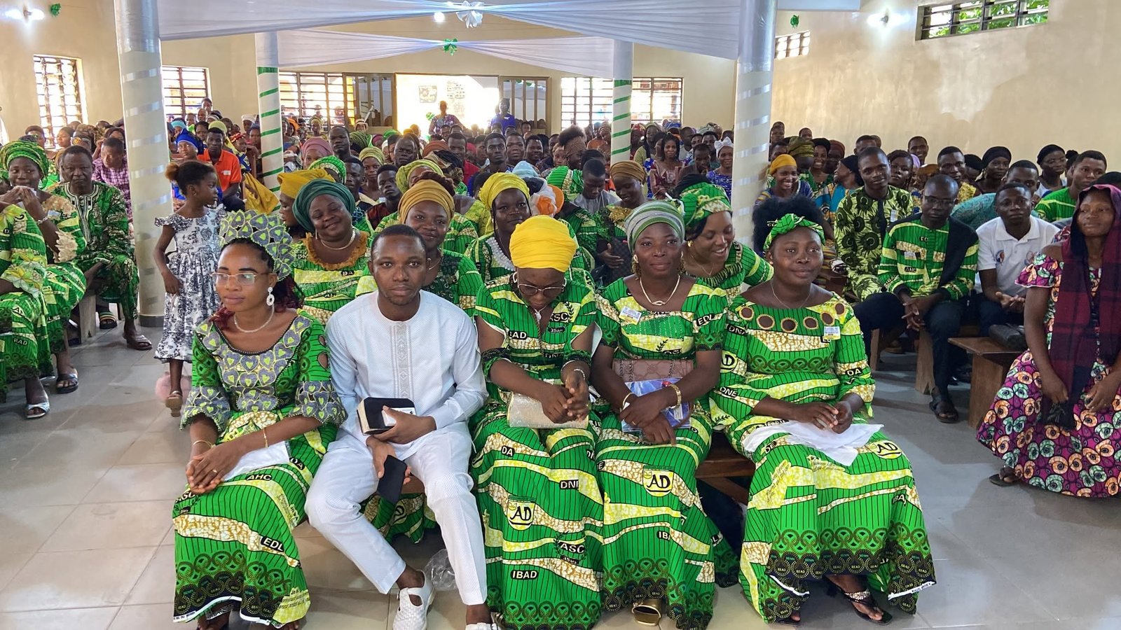 Assemblée des fidèles de l'EEAD Zogbadjè
